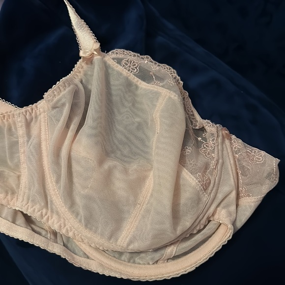 Light pink underwear mesh bra - Picture 2 of 2